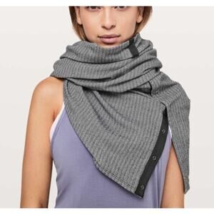 NEW LULULEMON Women's Heathered Herringbone Black White Vinyasa Scarf Infinity